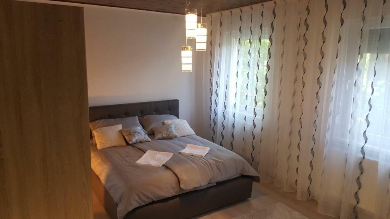 Gutenberg Utca Apartman סגד מראה חיצוני תמונה